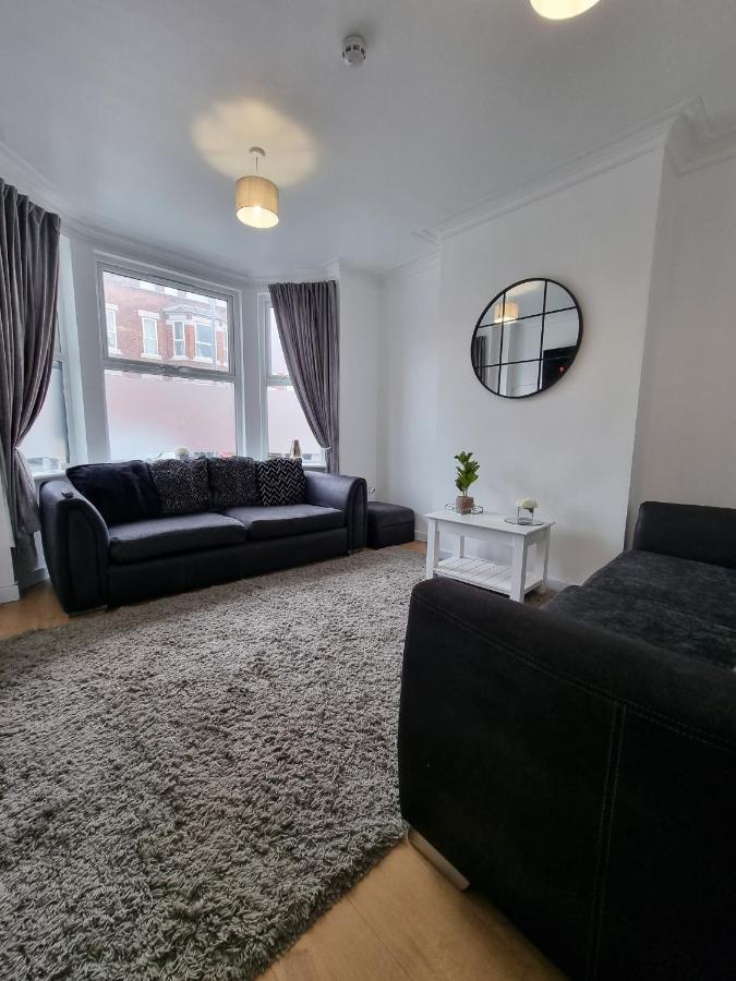 23 Woodhouse Stoke-on-Trent Exterior foto