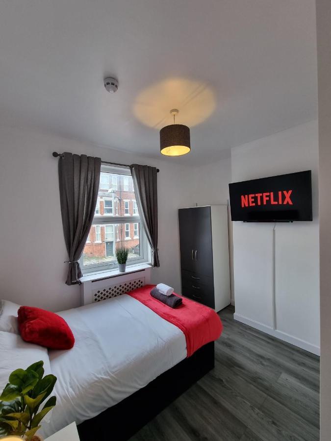 23 Woodhouse Stoke-on-Trent Exterior foto